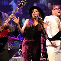 Musician Jessica Malone performing